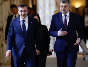 Cumhurbaşkanı Yardımcısı Cevdet Yılmaz Romanya Başbakanı Ciolacu ile görüştü