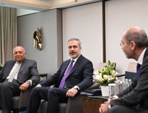 Dışişleri Bakanı Fidan Riyad'da Gazze Temas Grubu toplantısına katıldı