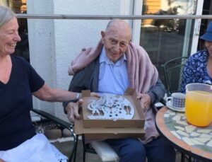 Dünyanın en yaşlı erkeği: 111 yaşındaki John Tinniswood