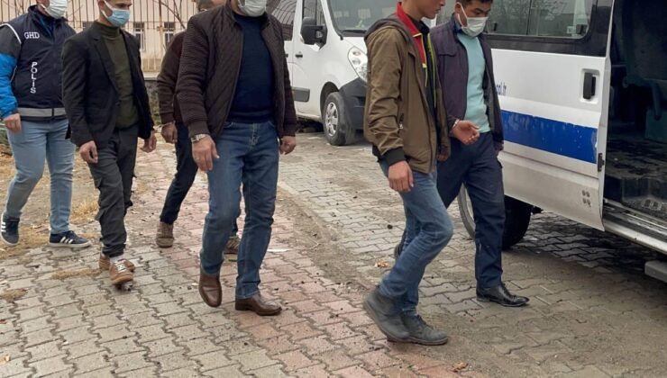 Edirne’de 22 düzensiz göçmen yakalandı