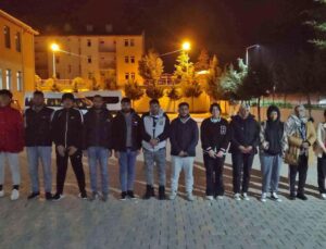 Edirne’de durdurulan bir araçtan 13 düzensiz göçmen çıktı