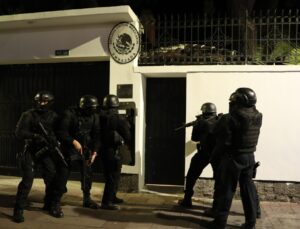 Ekvador'daki büyükelçiliği basılan Meksika'ya Latin Amerika ülkelerinden destek