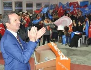 Enişte kayınbirader rekabeti! Duayen gazeteci belediye başkanı seçildi