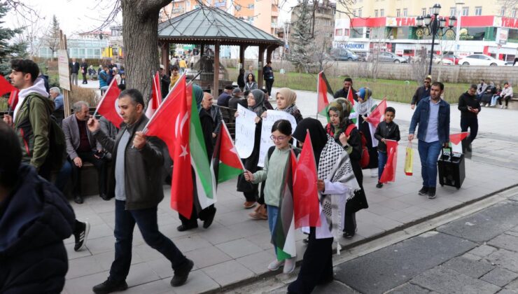 Erzurum’da sağlıkçılar Gazze için sessiz yürüyüş gerçekleştirdi