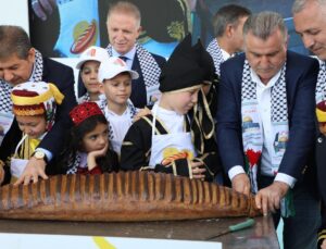 Esenler’de Gazzeli çocuklar barış ekmeği pişirdi