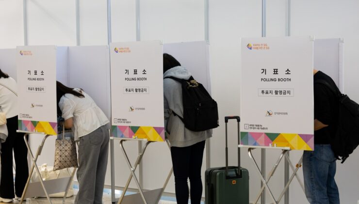 Güney Kore halkı parlamento seçimleri için sandık başında