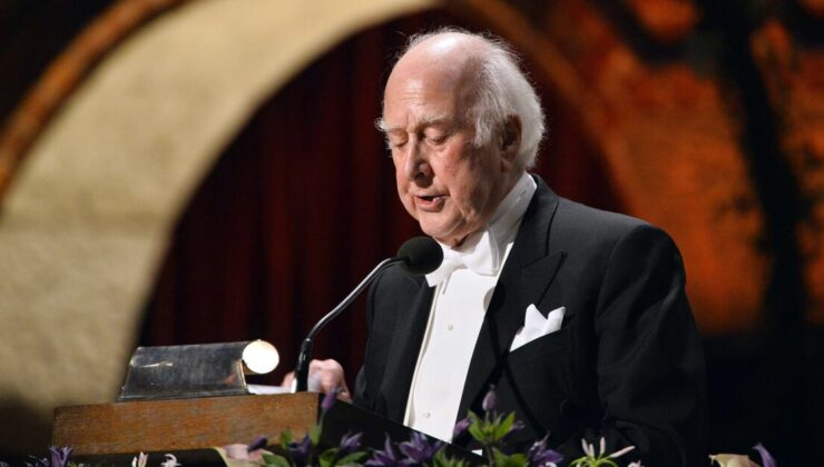 Higgs Bozonu'na adını veren fizikçi Peter Higgs 94 yaşında hayatını kaybetti