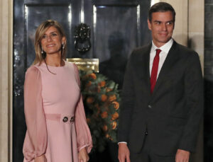 İspanya Başbakanı Sanchez, eşiyle ilgili suçlamadan dolayı istifa etmeyi düşünüyor