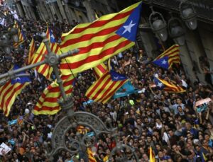 İspanya'da Katalanlardan çağrı: Yasal bağımsızlık referandumu yapılsın