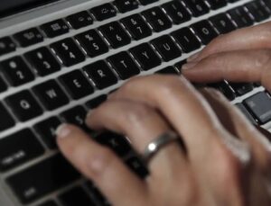 İsrail güvenlik sitelerinin hacklendiği ve bilgi sızdırıldığı öne sürüldü