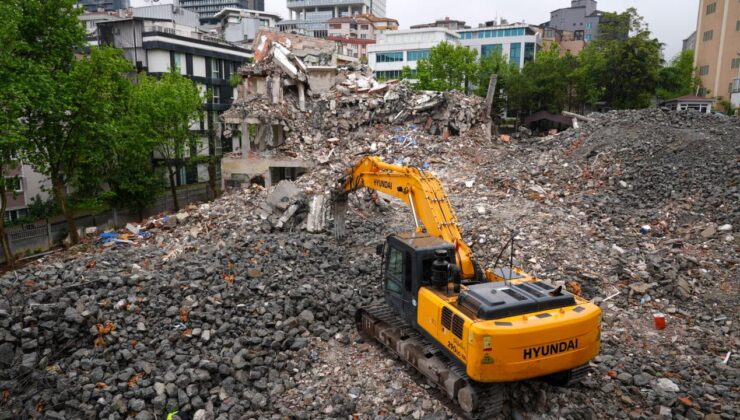 İstanbul Emniyet Müdürlüğünün yarım asırlık ‘birinci şube’ binası yıkılıyor
