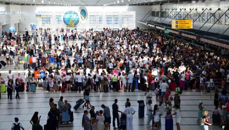 İstanbul Havalimanı’nda bayram dönüşü yoğunluğu