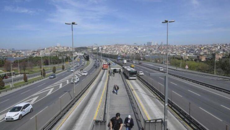 İstanbul’da haftanın ilk günü yollar boş kaldı