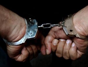 İzmir’de FETÖ operasyonu: 18 kişi tutuklandı