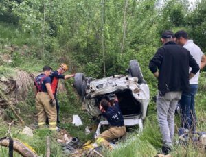 Karabük’te mucize! Otomobiliyle 150 metre uçan sürücü yara almadan kurtuldu