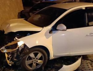 Kırıkkale’de iki otomobil kafa kafaya çarpıştı