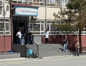 Köfte ekmek yiyen 24 öğrenci hastaneye kaldırıldı!