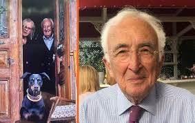 <p>Korhan Berzeg'in bulmak için başlatılan arama çalışmaları 179 gün önce sonlandırılmıştı. </p><p>Korhan Berzeg'in kaybolmasının üzerinden ise tam 309 gün geçmesine rağmen kaybolma gizemi hala çözülebilmiş değil. </p><p>Armutlu Kırsal Mahallesi'nde yaşayanlar da bu durum nedeniyle tedirgin. Güvenlik endişesi yaşayan bazı mahalle sakinleri evlerinden çıkmaya dahi çekinirken deyim yerindeyse mahalle terkedilmiş gibi görünüyor. </p>