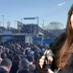 Metrobüs arızası gurbetçiyi şaşırttı: ‘Böyle bir şeyi yeni görüyorum, çok fena’