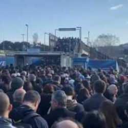 Altunizade'de metrobüs çilesi! Kuyruğun sonu yok