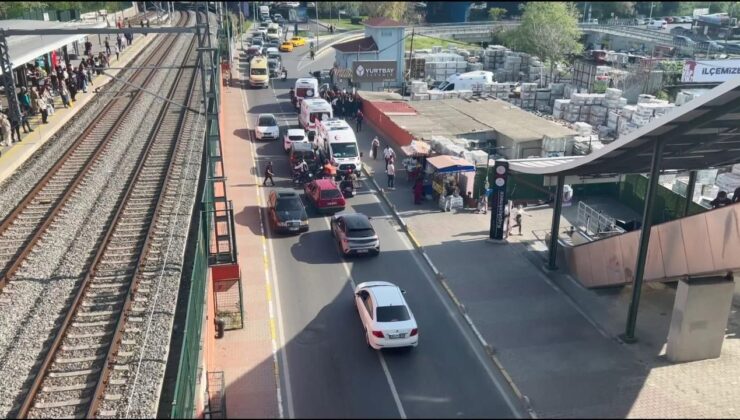 Motosikletiyle yayaların arasına daldı: 4 yaralı