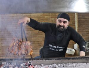 Porsiyonu 300 liradan satılıyor! 3 günde 24 ton tüketildi