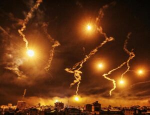 Sapiens'in yazarı Harari: Gazze'den İran'a, Netanyahu hükümeti İsrail'in varlığını tehlikeye atıyor