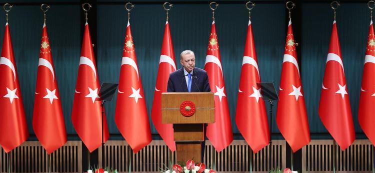 <p>EN SICAK GÜNDEM İRAN- İSRAİL GERİLİMİ</p><p> </p><p>Cumhurbaşkanı Recep Tayyip Erdoğan kabineyi yarın topluyor. Toplantıda en sıcak gündem maddesinin İran ve İsrail arasından yaşanan gerilimin olacağı düşünülüyor.</p>