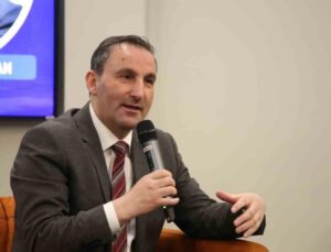 Sultanbeyli Belediyesi’nden öğrencilere akbil desteği