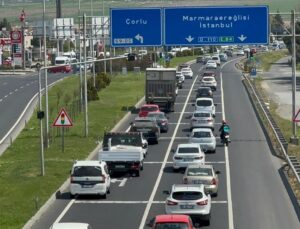 Tekirdağ’dan İstanbul yönüne trafik yoğunluğu yaşanıyor
