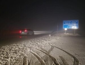 Tokat’ta nisan yağmuru beklenirken kar sürprizi