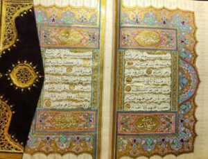 Türkiye’den kaçırılan tarihi Kur’an-ı Kerim ana vatanına döndü