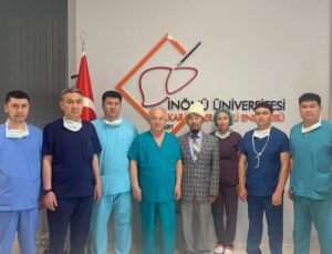Yalçın Topçu’dan, Kırgızistan’a 76 doktor ve hemşire gönderen İÜ’ye tebrik