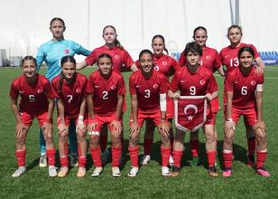 16 Yaş Altı Kız Futbol Takımı’ndan Kazakistan’a 5 gol