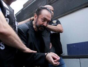Adnan Oktar davasında 4 kişi tahliye edildi