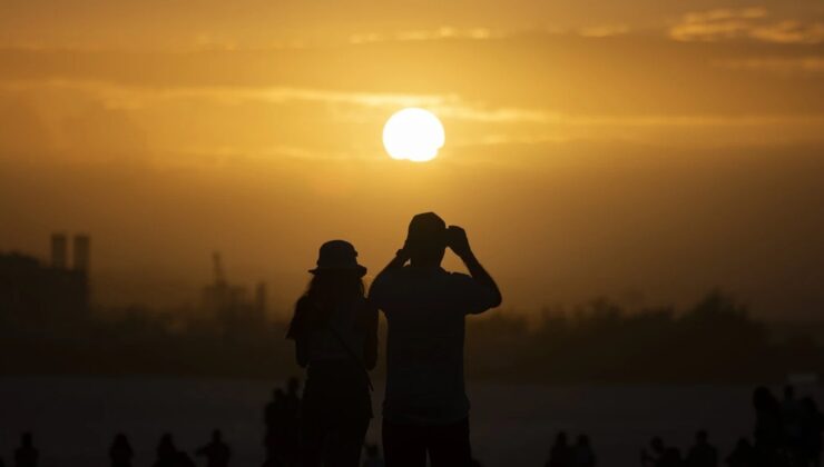 Asya'da aşırı sıcaklar sebebiyle birçok okulda eğitime ara verildi