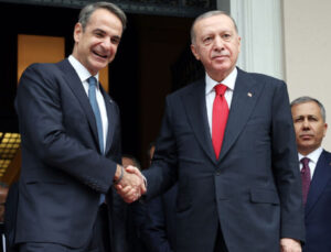 Atina'nın beklentisi Cumhurbaşkanı Erdoğan ile Yunanistan Başbakanı Miçotakis arasında samimi bir görüşme