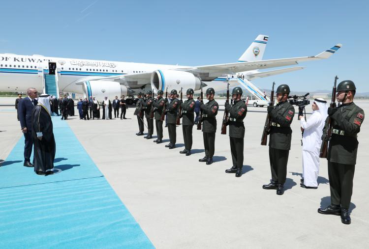 <p>Türk ve Kuveytli yetkililer, bölgede ve dünyada yaşanan gelişmelerin iki ülke için daha sık ve düzenli diyaloğu zorunlu kılmasıyla yakın diyalog ve işbirliğini artırıyor.</p>