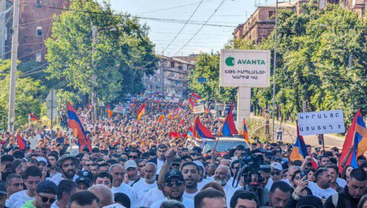 Ermenistan'ın başkenti Erivan'da sivil itaatsizlik eylemlerine polis müdahalesi