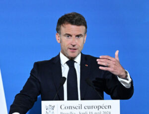 Fransa Cumhurbaşkanı Macron, Filistin destekçisi öğrencilerin üniversite girişlerini kapatma eylemlerini şiddetle kınadı