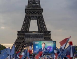 Fransa'da hükümet, "siyasal İslam’ın ülkedeki etkisine" ilişkin rapor hazırlanmasını istedi