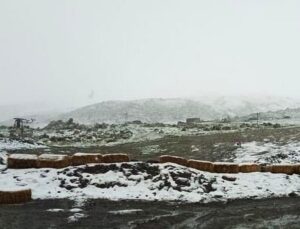 Hasan Dağı eteklerine kar yağdı! Aksaraylı üretici tedirgin