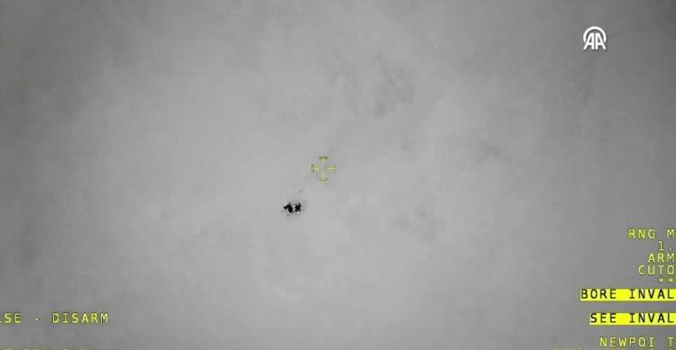 <p><strong>AKINCI İHA, ISI KAYNAĞI TESPİT ETTİ</strong></p><p> </p><p>Akıncı İHA, İran Cumhurbaşkanı Reisi'yi taşıyan helikopterin enkazı olabileceği düşünülen bir ısı kaynağını tespit ederek koordinatlarını İran makamlarıyla paylaştı.</p>