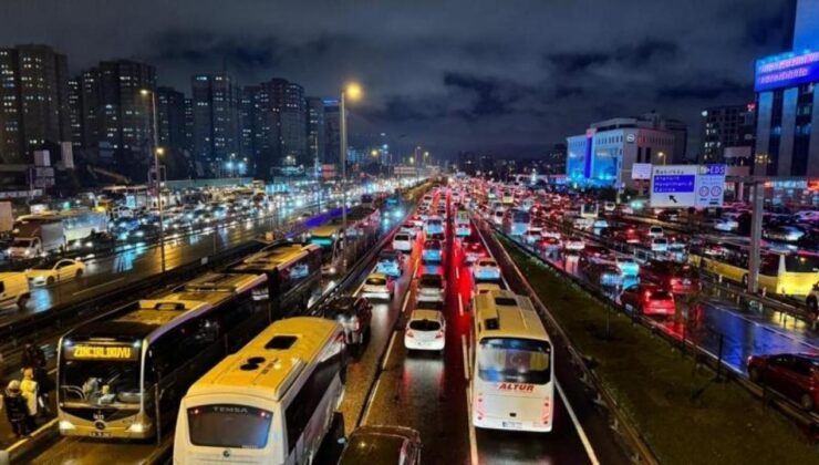 İstanbul’da trafik yoğunluğu yüzde 76’ya çıktı