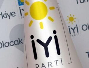 İYİ Partili başkan ve 8 yönetici istifa etti!