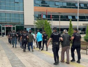 İzmir’de uyuşturucu operasyonu: 45 şahıs tutuklandı
