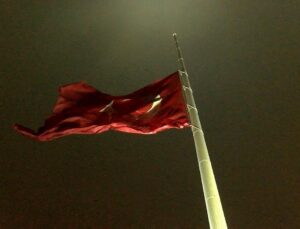 Milli yas nedeniyle bayraklar yarıya indirildi