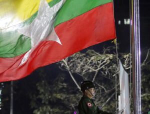 Myanmar, askerlik çağındaki erkeklerin çalışmak için yurtdışına çıkmasını yasakladı