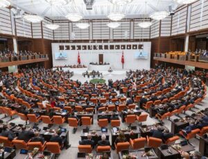 Son dakika: TBMM’de tarihi hareketlilik, yeni anayasaya mesaisi bugün başlıyor!