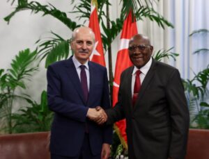 TBMM Başkanı Kurtulmuş’tan Küba’da peş peşe görüşmeler